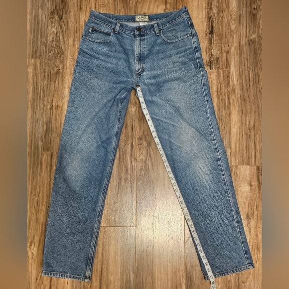 L.L. Bean Men's Natural Fit Blue Straight Jeans Classic 35x32 - Picture 13 of 13